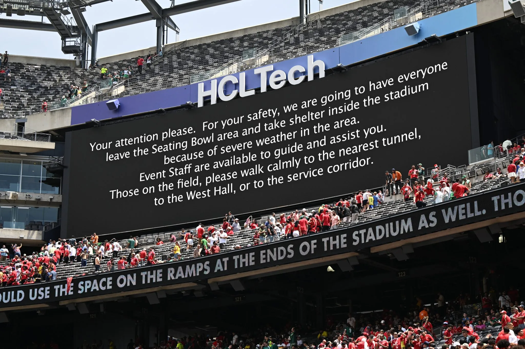 Alerta de tempestade durante Palmeiras x Al-Ahly, pelo Mundial de Clubes (Foto: Imago/Gribaudi/ImagePhoto)