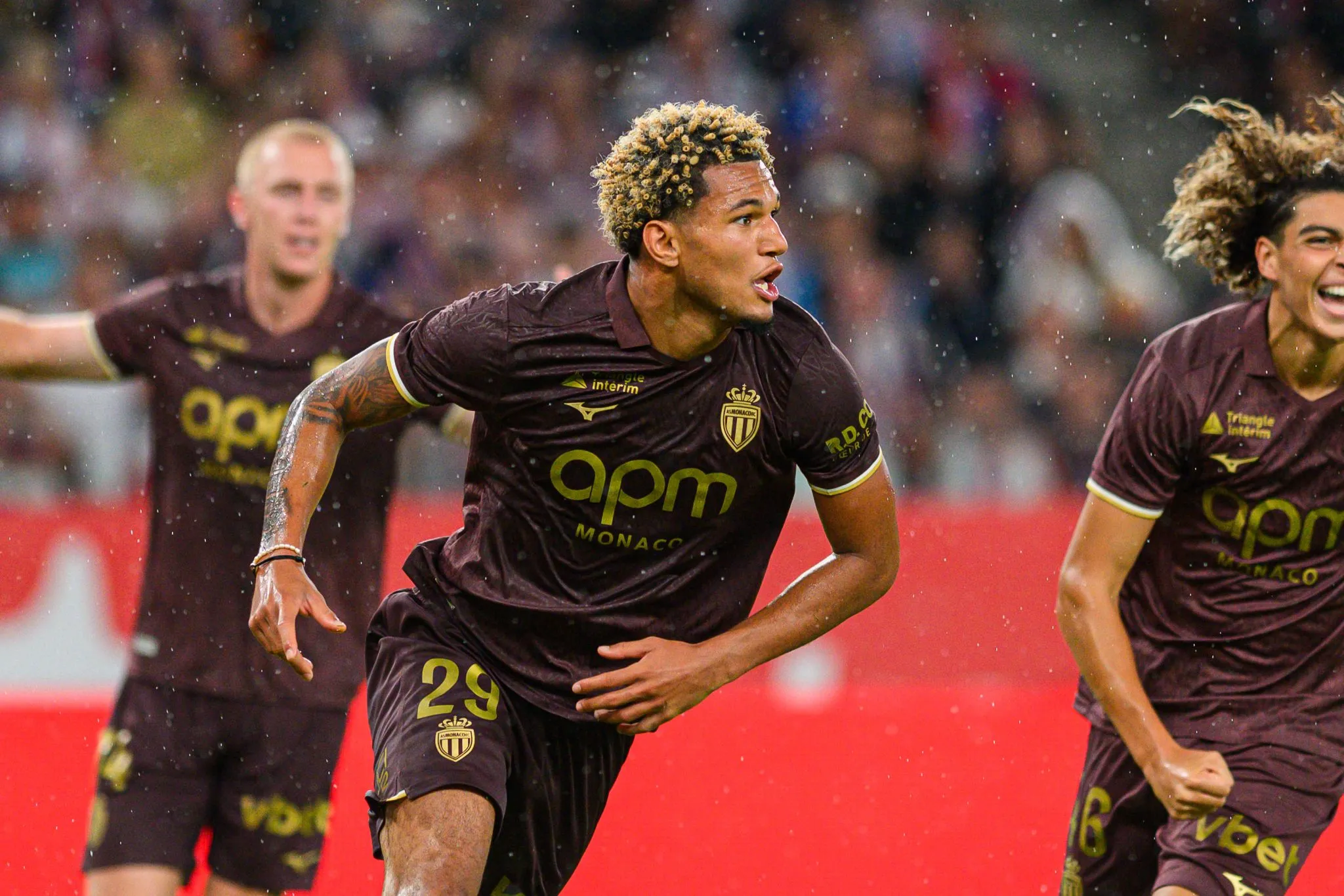 Paris Brunner celebra gol pelo Monaco 