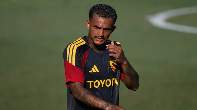 Mudan&ccedil;a para Wesley? Roma faz proposta de R$ 100 milh&otilde;es por lateral da sele&ccedil;&atilde;o argentina
