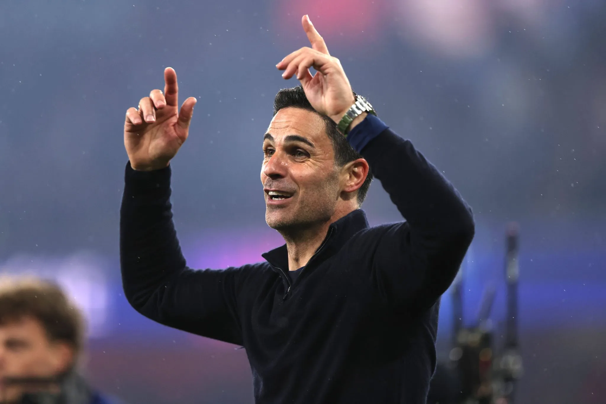 Arteta celebra classifica&ccedil;&atilde;o do Arsenal &agrave; final da Champions League 