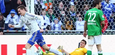 Dortmund faz a sua parte e Schalke complica Werder
