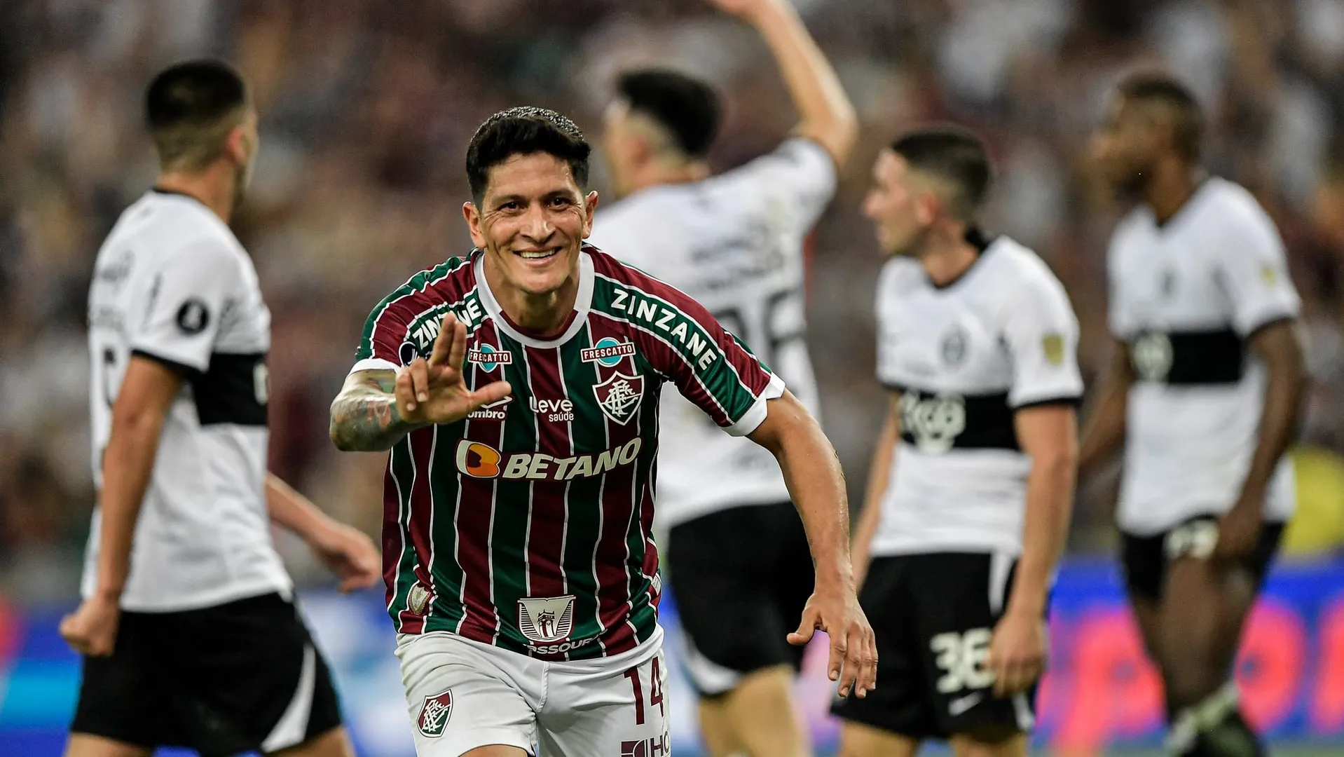 Cano comemora gol do Fluminense contra o Olimpia (Foto: Icon Sport)