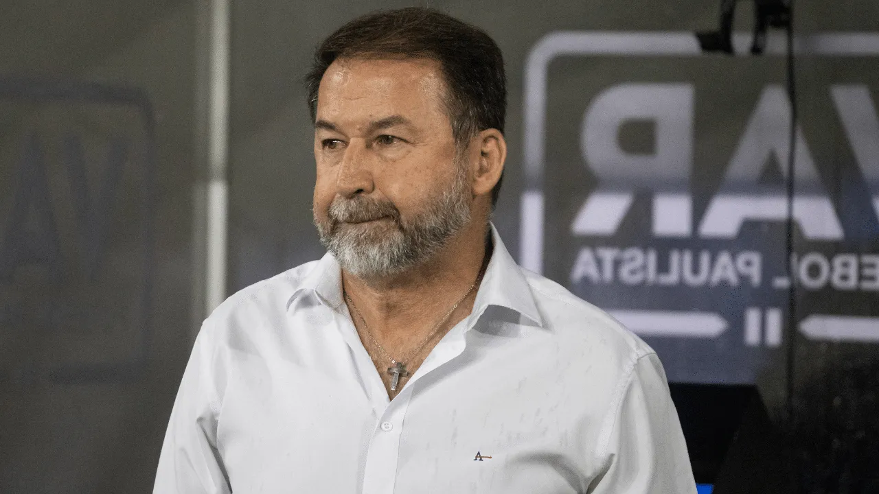O que pode acontecer com Augusto Melo ap&oacute;s reprova&ccedil;&atilde;o das contas no Corinthians?