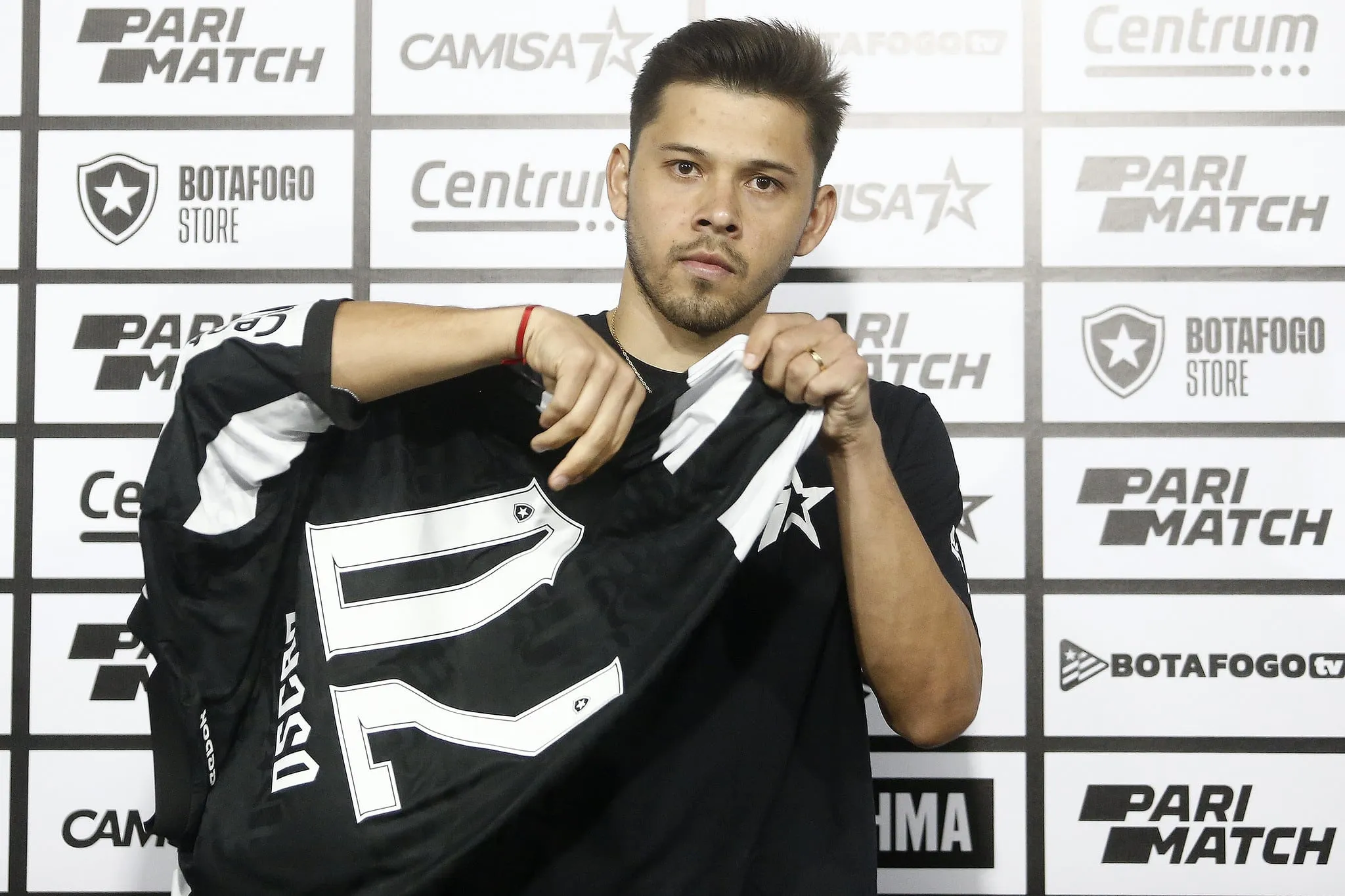 Romero se diz surpreso com afastamento no Botafogo e considera decis&atilde;o apressada