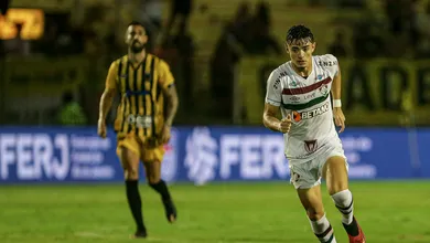 Felipe Andrade contou com Diniz, Marc&atilde;o e at&eacute; les&atilde;o para &lsquo;achar&rsquo; posi&ccedil;&atilde;o e se destacar no Fluminense