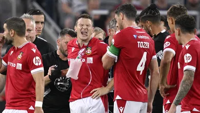 Wrexham passa por grande susto e vit&oacute;ria sobre Manchester United fica em 2&ordm; plano