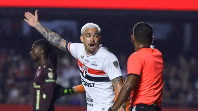 S&atilde;o Paulo faz por merecer queda na Libertadores, e torcida elege culpado por elimina&ccedil;&atilde;o