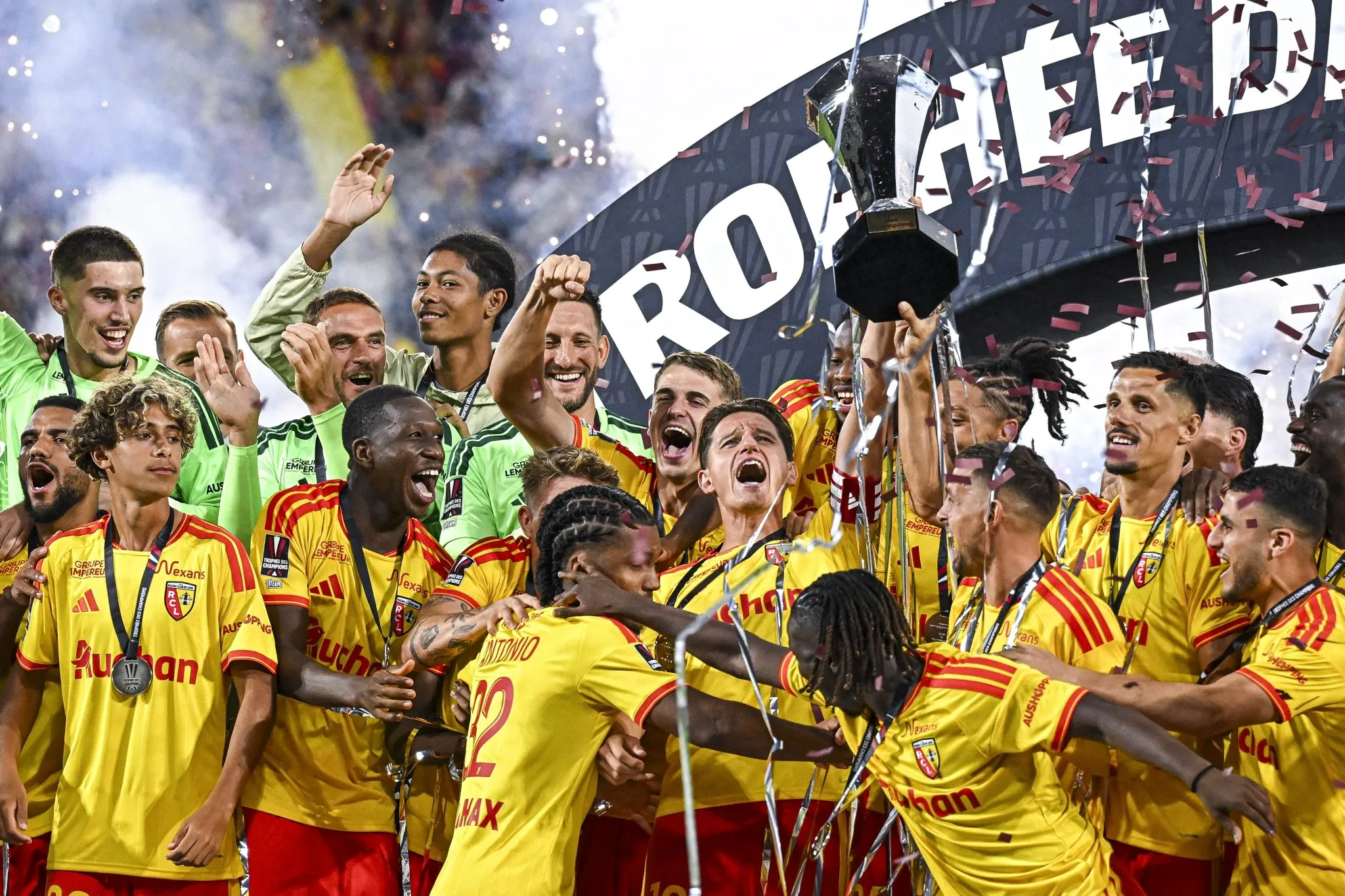 Lens comemora título da Supercopa da França