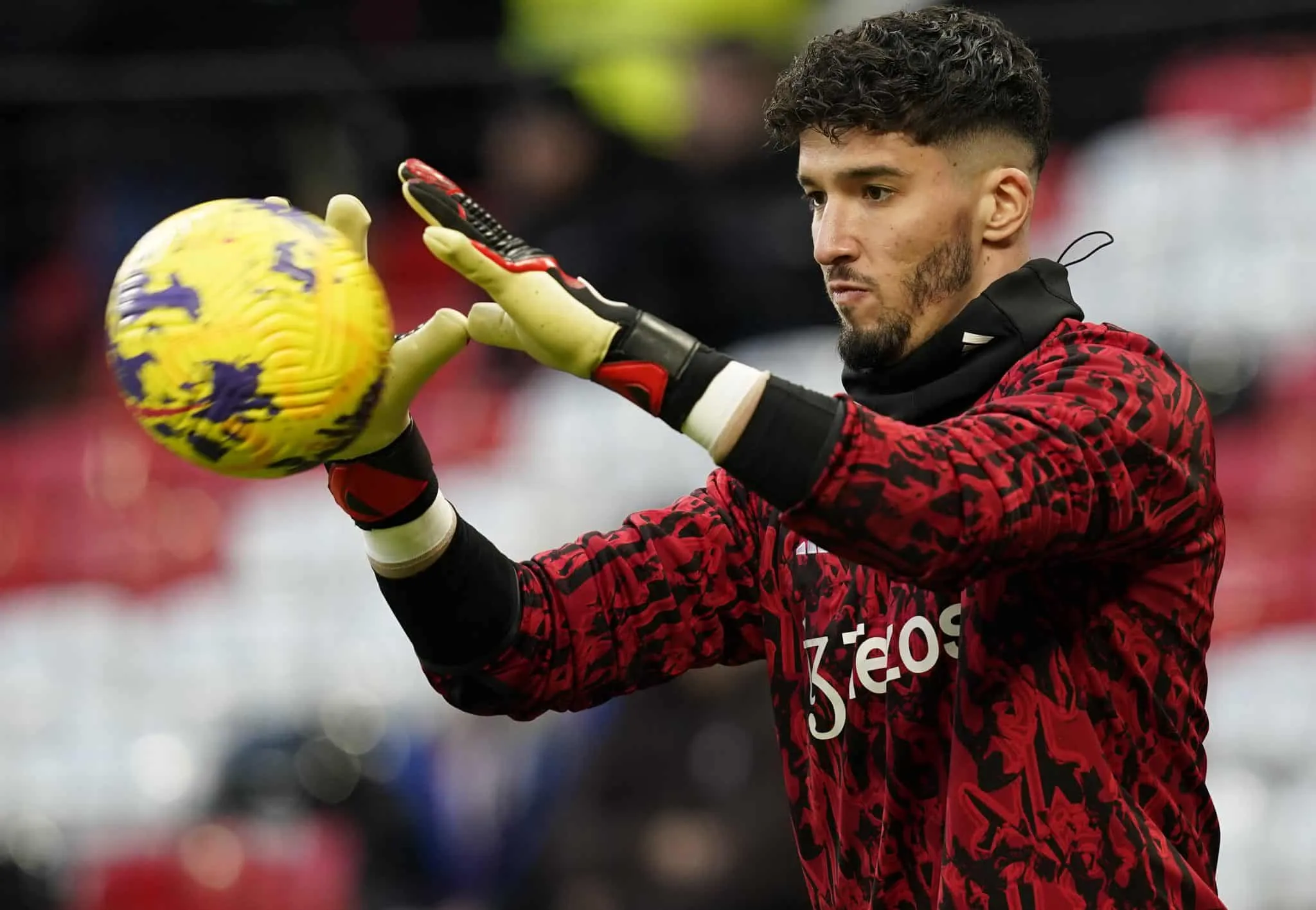 Quase cinco meses depois de ser anunciado pelo United, Altay Bayindir enfim far&aacute; sua estreia