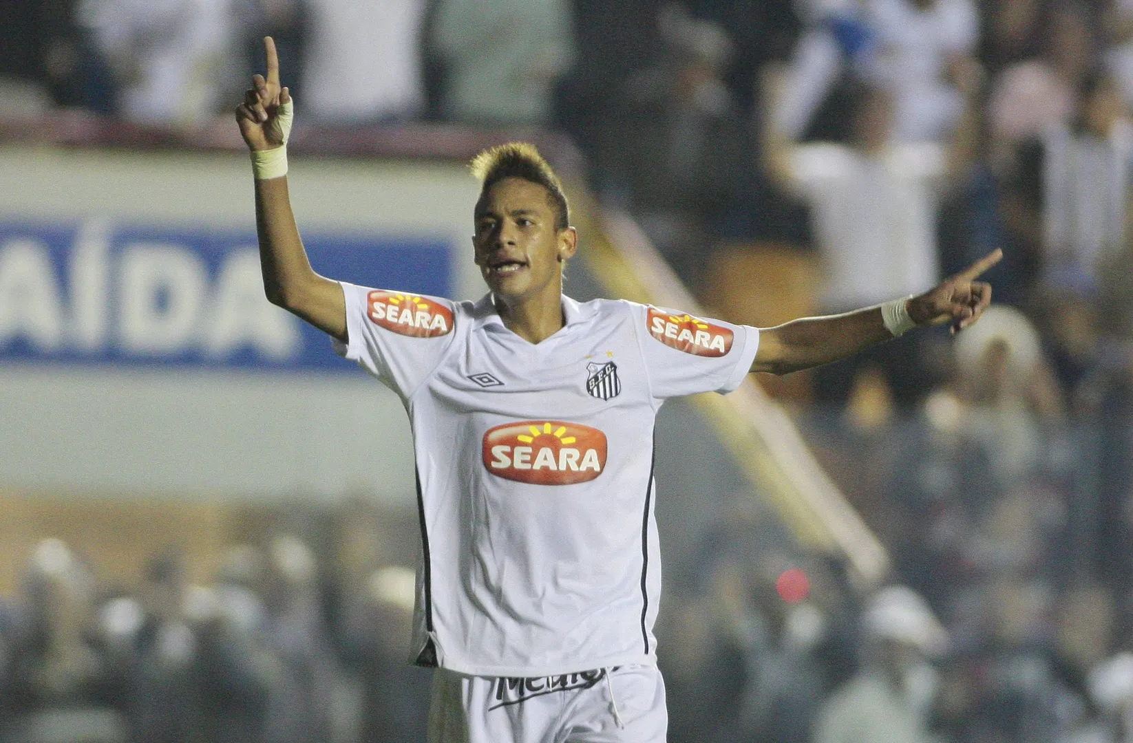 Neymar pelo Santos, em 2010 (Foto: Imago)