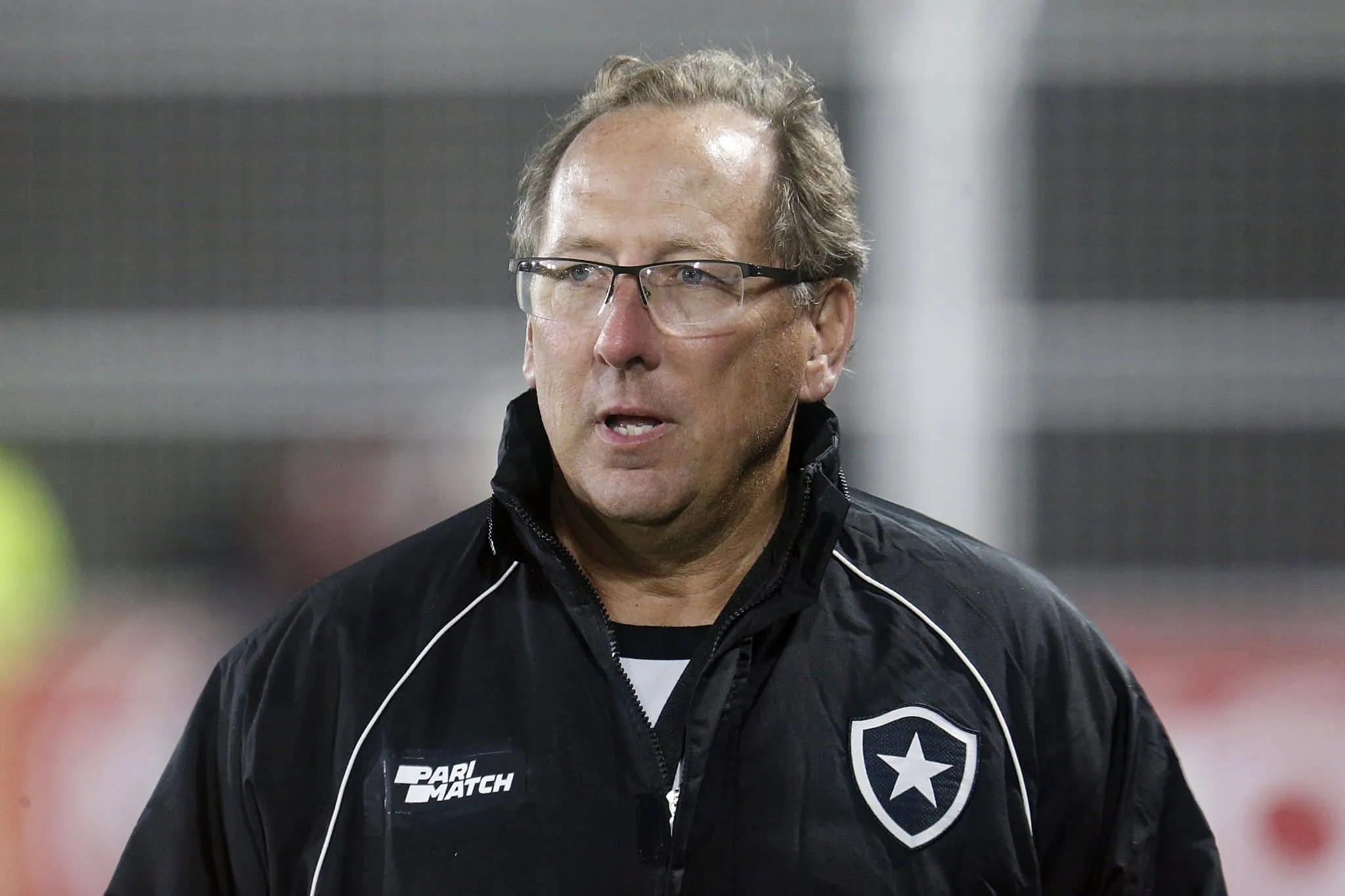 N&atilde;o &eacute; s&oacute; o Botafogo: clubes de John Textor convivem com crise e reclama&ccedil;&otilde;es na Fran&ccedil;a e na Inglaterra