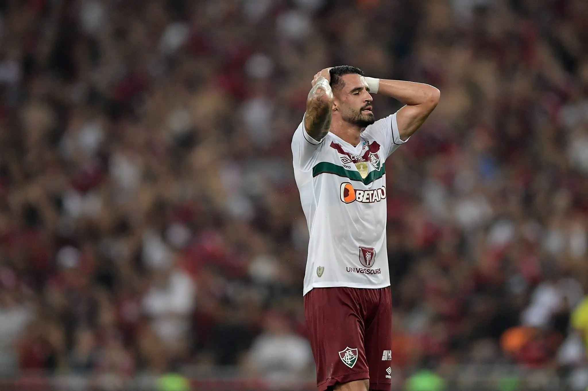 Fluminense empata sem gols, &eacute; eliminado pelo Flamengo e d&aacute; fim ao sonho do tri do Carioca
