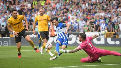 Mitoma enfileirou a defesa do Wolverhampton e o Brighton deu outro espet&aacute;culo