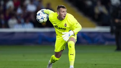 Riznyk &eacute; titular no Shakhtar, mas &eacute; a guerra que ocupa sua mente: &lsquo;Futebol n&atilde;o &eacute; minha prioridade&rsquo;