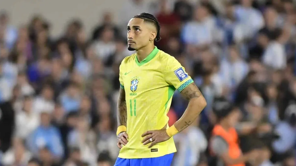 &lsquo;Humilha&ccedil;&atilde;o&rsquo;, &lsquo;pesadelo&rsquo; e &lsquo;surra em Raphinha&rsquo;: Jornais europeus repercutem Argentina x Brasil