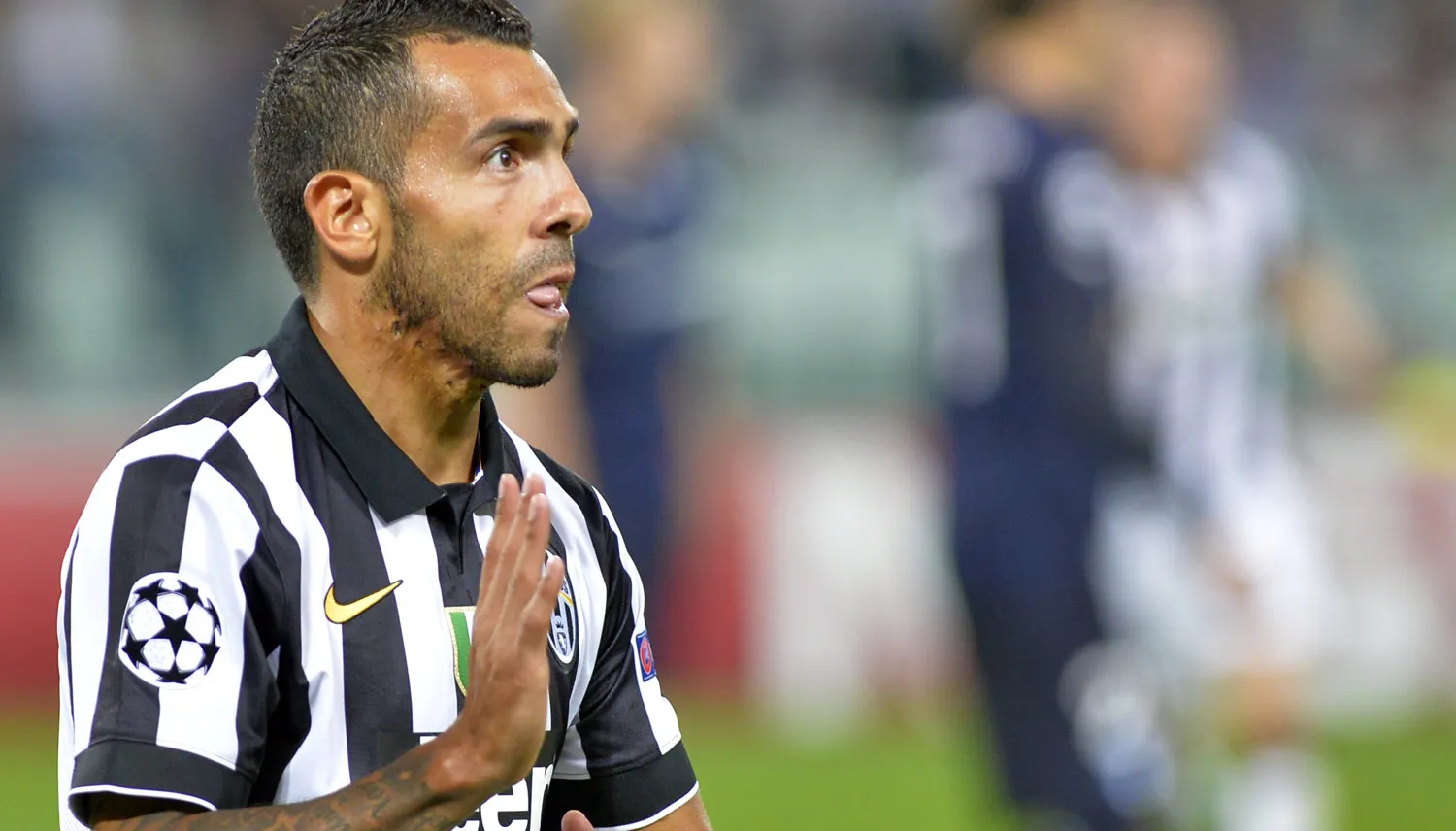 Tevez, em &oacute;tima forma pela Juventus (Foto: AP)