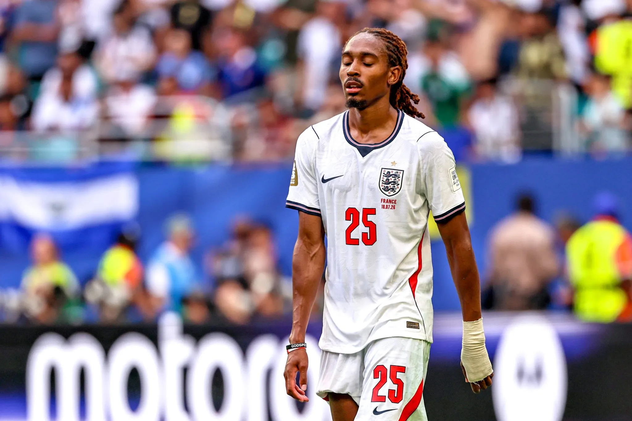 Djed Spence fez boa Copa do Mundo com a sele&ccedil;&atilde;o inglesa
