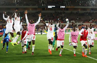 Dezesseis anos depois daquela campanha contagiante, Senegal voltar&aacute; &agrave; Copa do Mundo