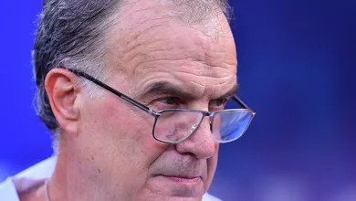 Ap&oacute;s enxurrada de cr&iacute;ticas, Bielsa minimiza efeito de crise em derrota do Uruguai