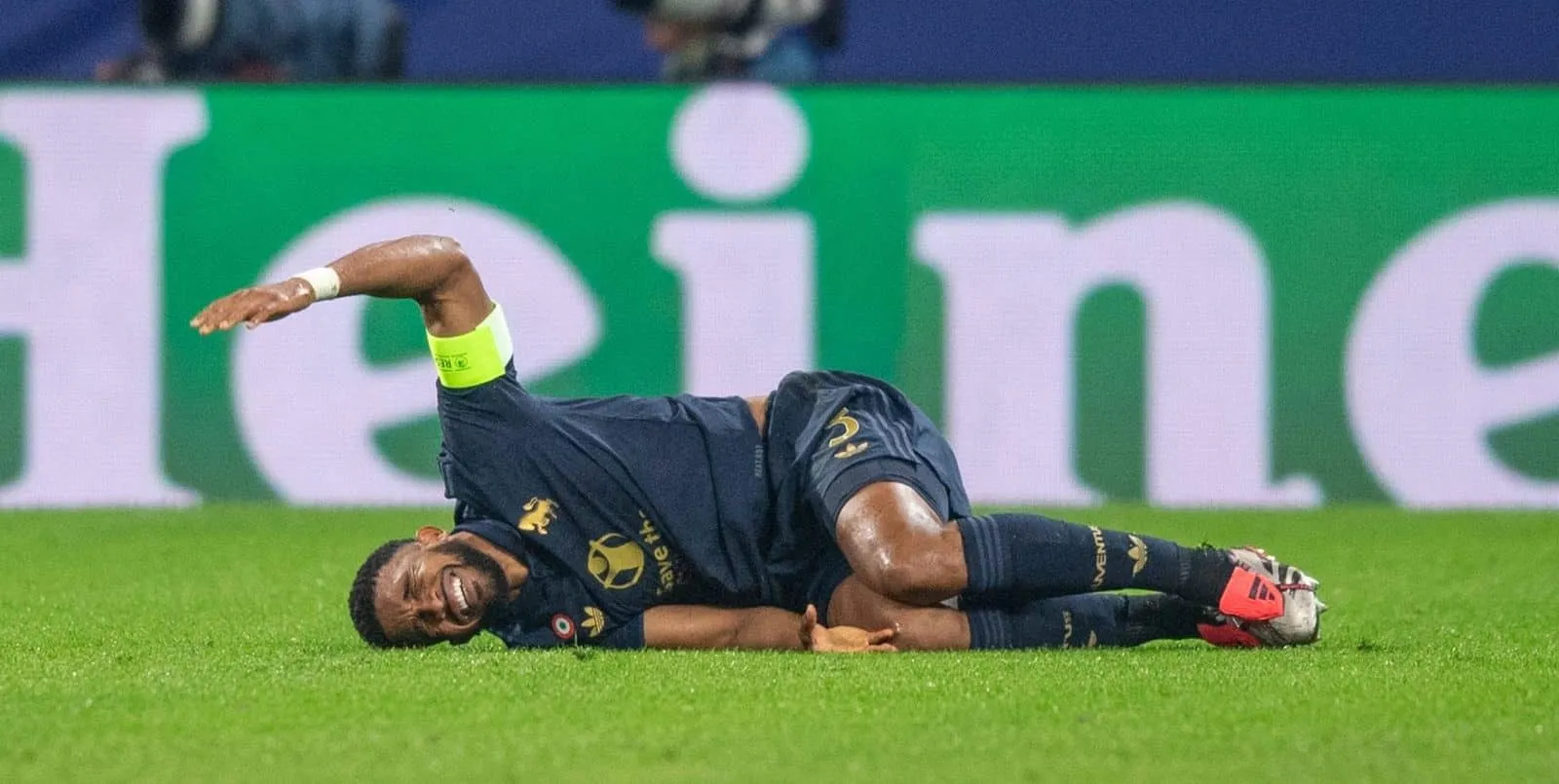 Sele&ccedil;&atilde;o: Les&atilde;o ligamentar far&aacute; Bremer passar por cirurgia