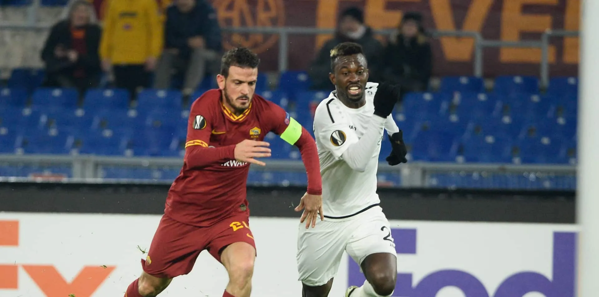 Sons de macaco ecoaram no jogo da Roma, mas a maioria da torcida se uniu para vaiar e abafar os racistas