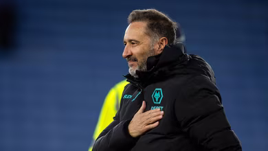 T&eacute;cnico do Manchester United faz elogios a V&iacute;tor Pereira, que aposta em brasileiros
