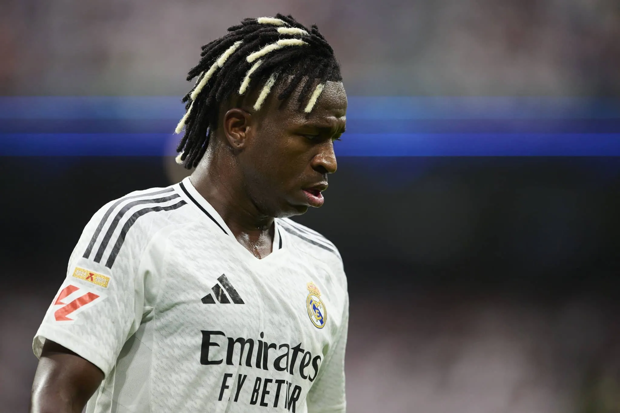 Vini Jr. salva um Real Madrid desequilibrado e impede queda de tabu de 23 anos