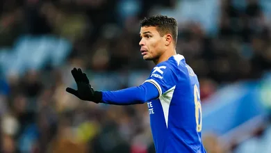 Thiago Silva prioriza Chelsea, e deixa Fluminense de novo na espera por decis&atilde;o