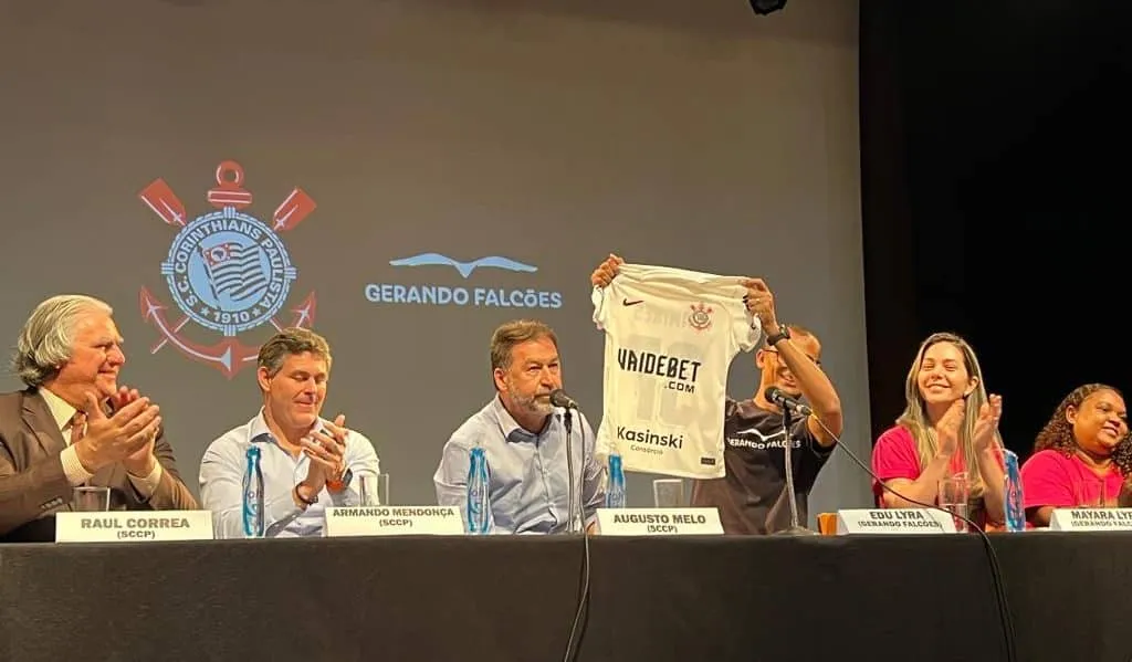 Corinthians fecha parceria com projeto social para tirar mulheres da pobreza