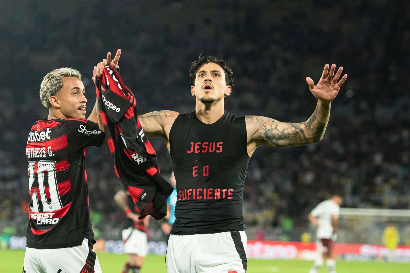 Pedro comemora gol pelo Flamengo