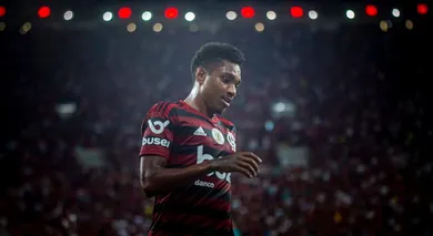 A noite redentora de Vitinho oferece ares de predestina&ccedil;&atilde;o ao que vive o Flamengo neste Brasileir&atilde;o
