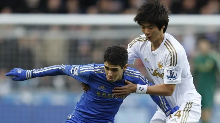 Chelsea cede empate no fim para Swansea e perde lideran&ccedil;a
