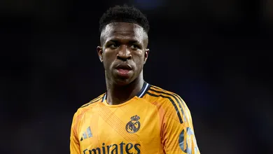 Ancelotti apoia Vinicius Junior e relativiza gesto do brasileiro em LaLiga