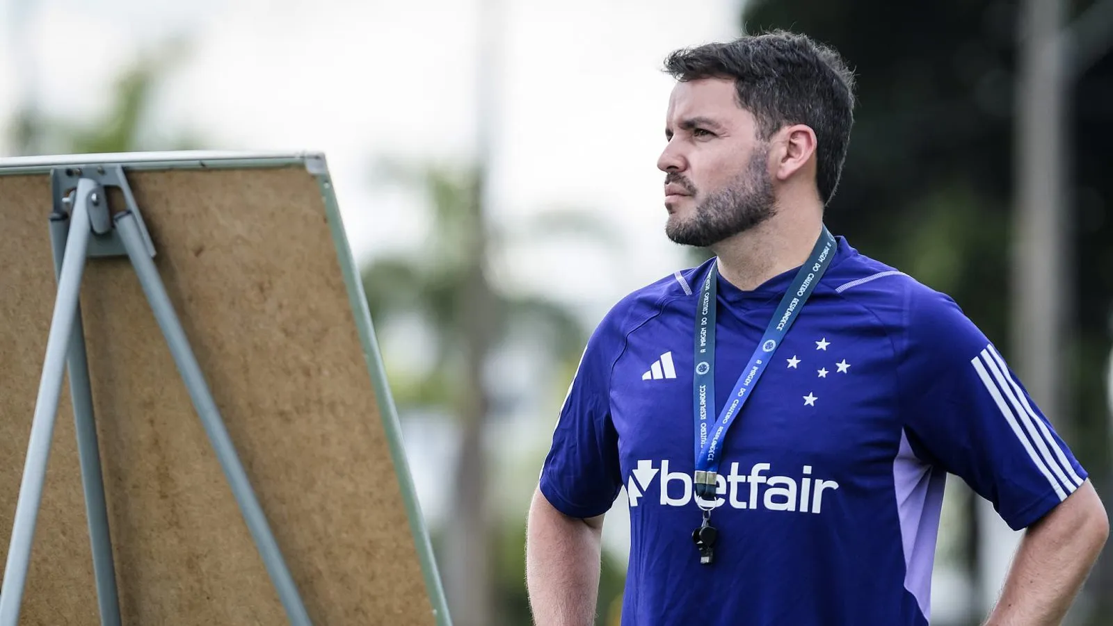 Novo t&eacute;cnico e artilheiro: Cruzeiro visita o Villa Nova em noite de estreias no Campeonato Mineiro