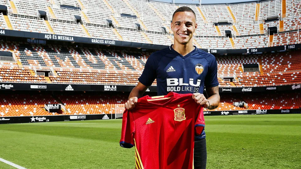 Em &oacute;timo momento no Valencia, Rodrigo Moreno volta a ser op&ccedil;&atilde;o e &eacute; convocado pela Espanha