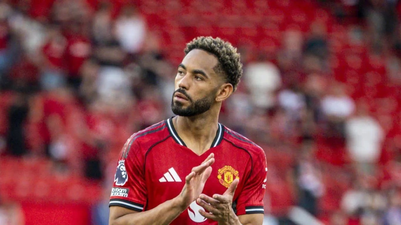 Apesar de derrota, Cunha impressiona at&eacute; rival em 1&ordm; jogo oficial pelo United: &lsquo;Dif&iacute;cil&rsquo;