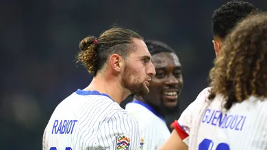 Com pintura de lateral e Rabiot inspirado, Fran&ccedil;a quebra invencibilidade da It&aacute;lia p&oacute;s-Euro