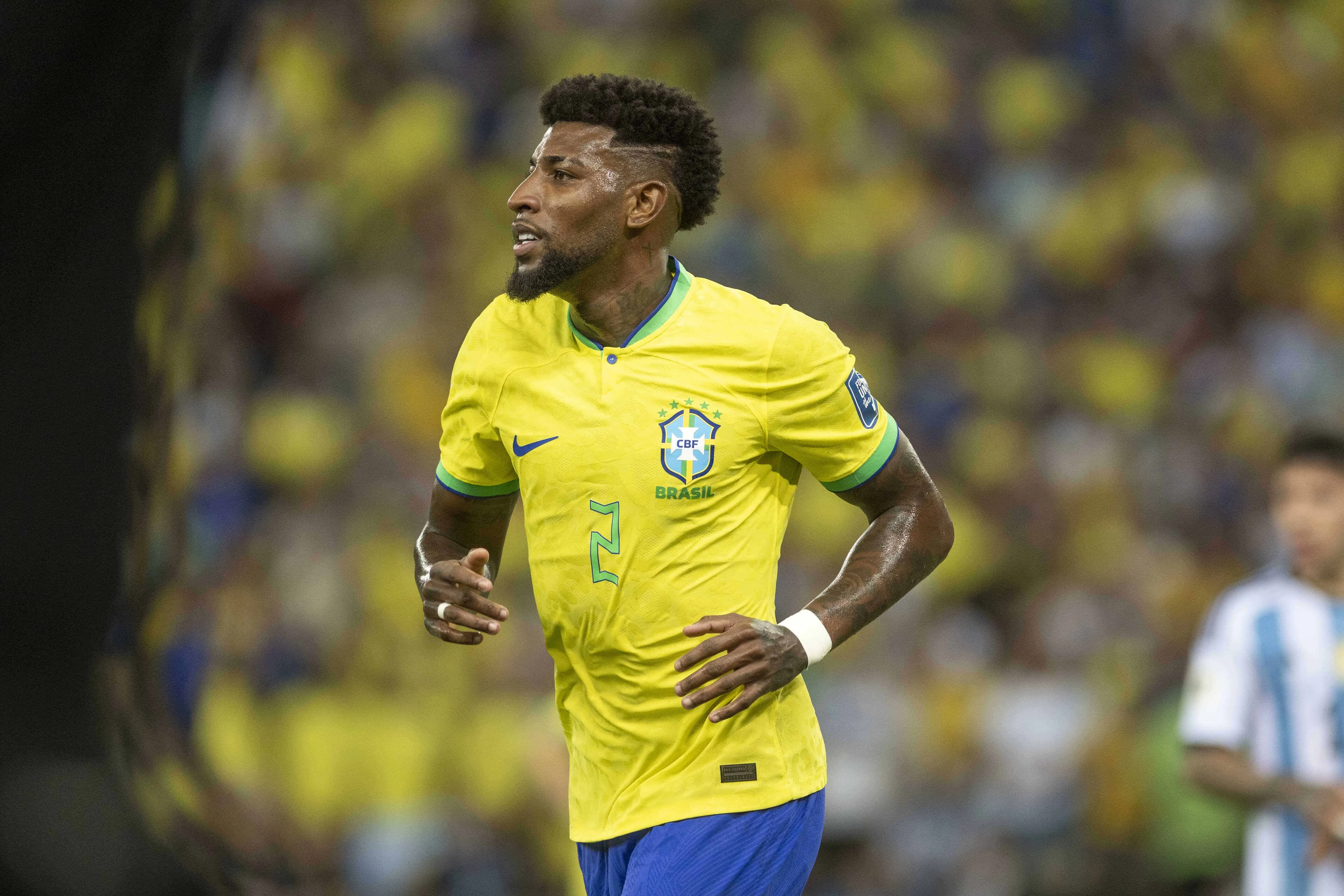 Emerson Royal cita complexidade do estilo de Diniz para justificar mau momento da Sele&ccedil;&atilde;o