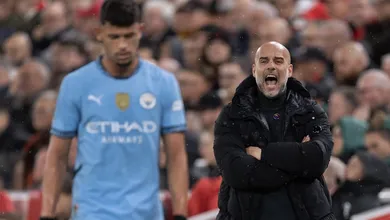 &lsquo;N&atilde;o &eacute; inteligente o suficiente&rsquo;: Guardiola critica jogador improvisado no City