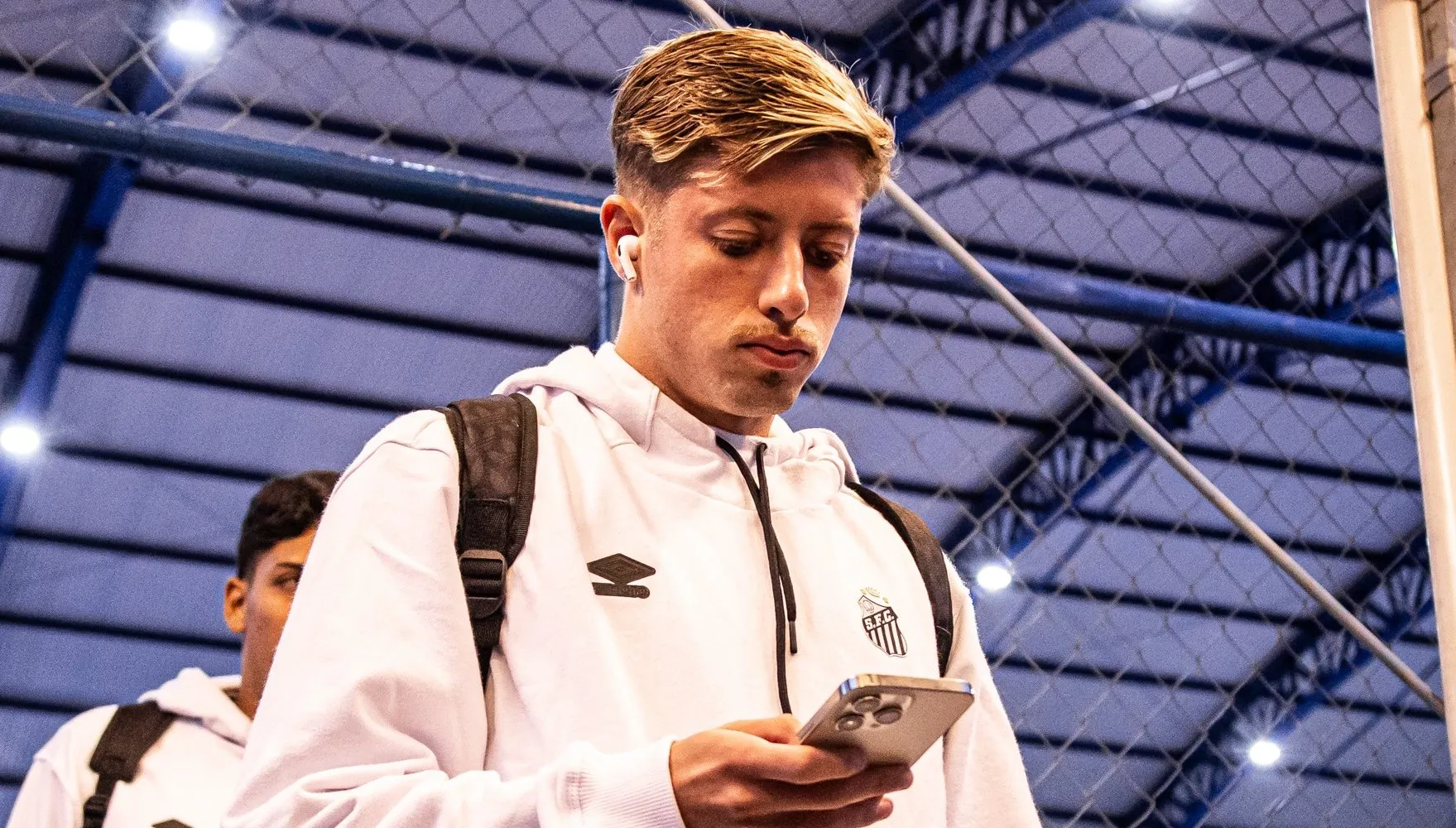 Formado no S&atilde;o Paulo e j&aacute; cobi&ccedil;ado pelo Sporting, Menino da Vila sonha com chances no Santos