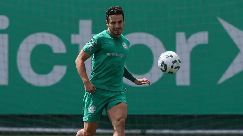 O retorno de Veiga: Mesmo em mau ano, meia ainda lidera estat&iacute;stica do Palmeiras