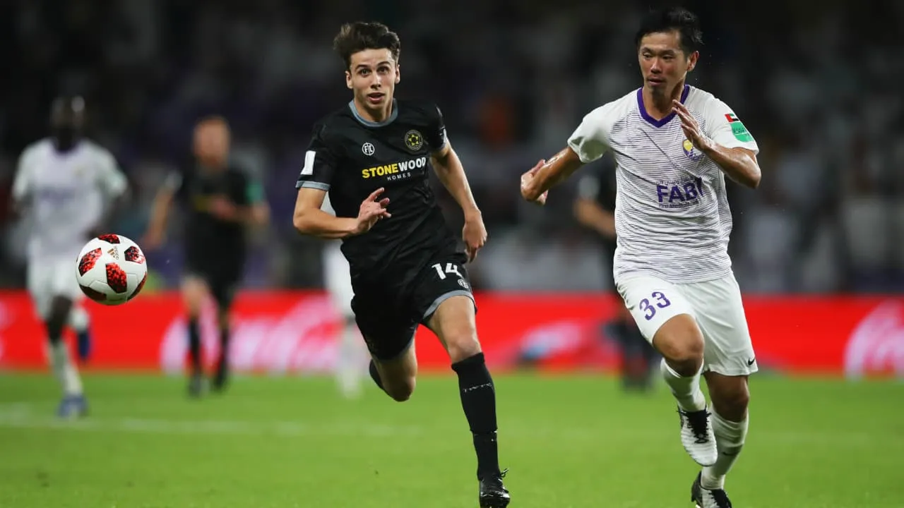 Mundial tem abertura movimentada, Team Wellington amea&ccedil;a zebra, mas Al Ain avan&ccedil;a
