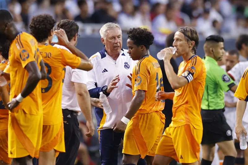 Endrick e Carlo Ancelotti pelo Real Madrid Foto: (Imago)