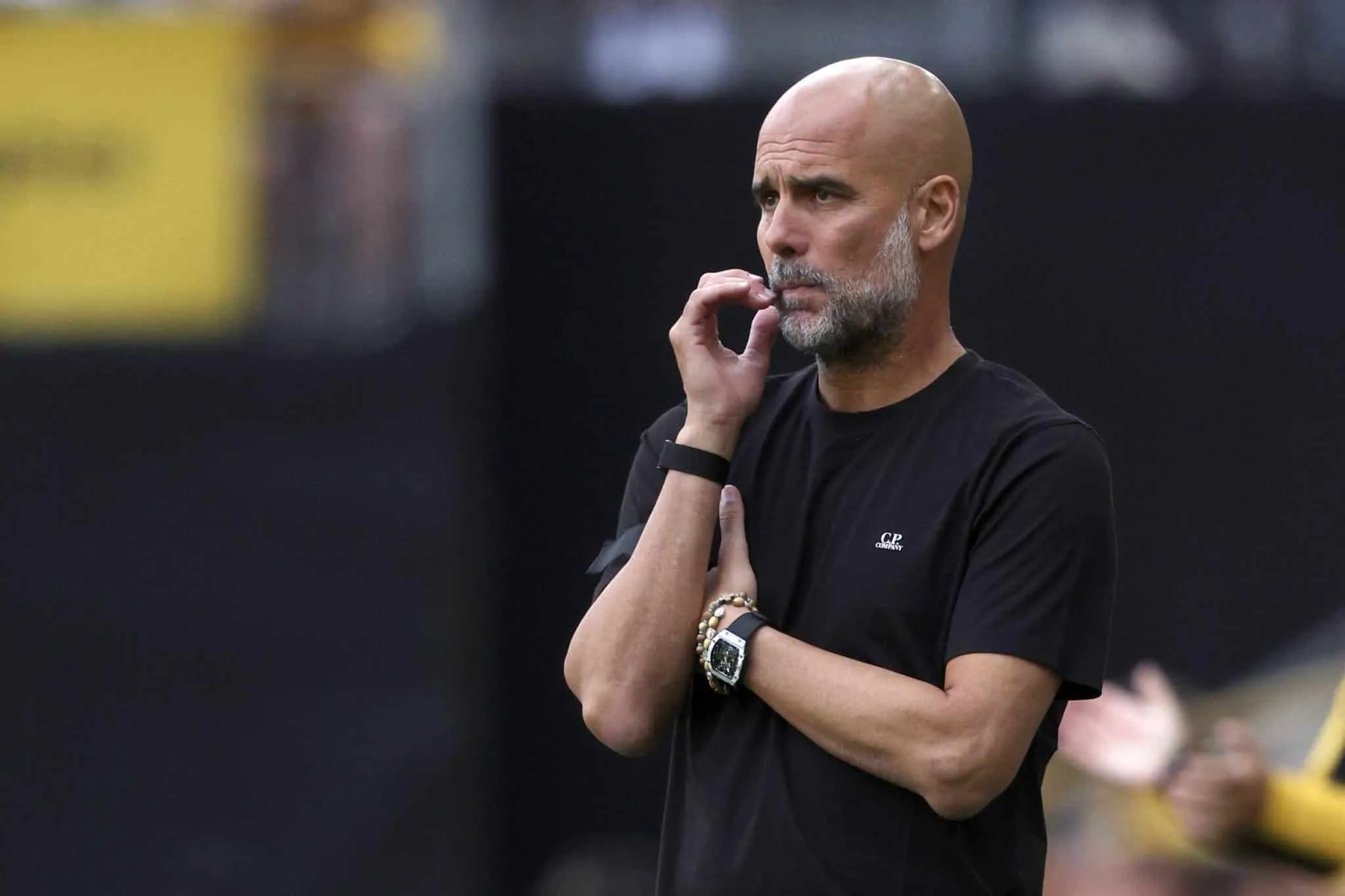 Guardiola mant&eacute;m p&eacute;s no ch&atilde;o ap&oacute;s estreia com goleada e se derrete por dupla rec&eacute;m-chegada