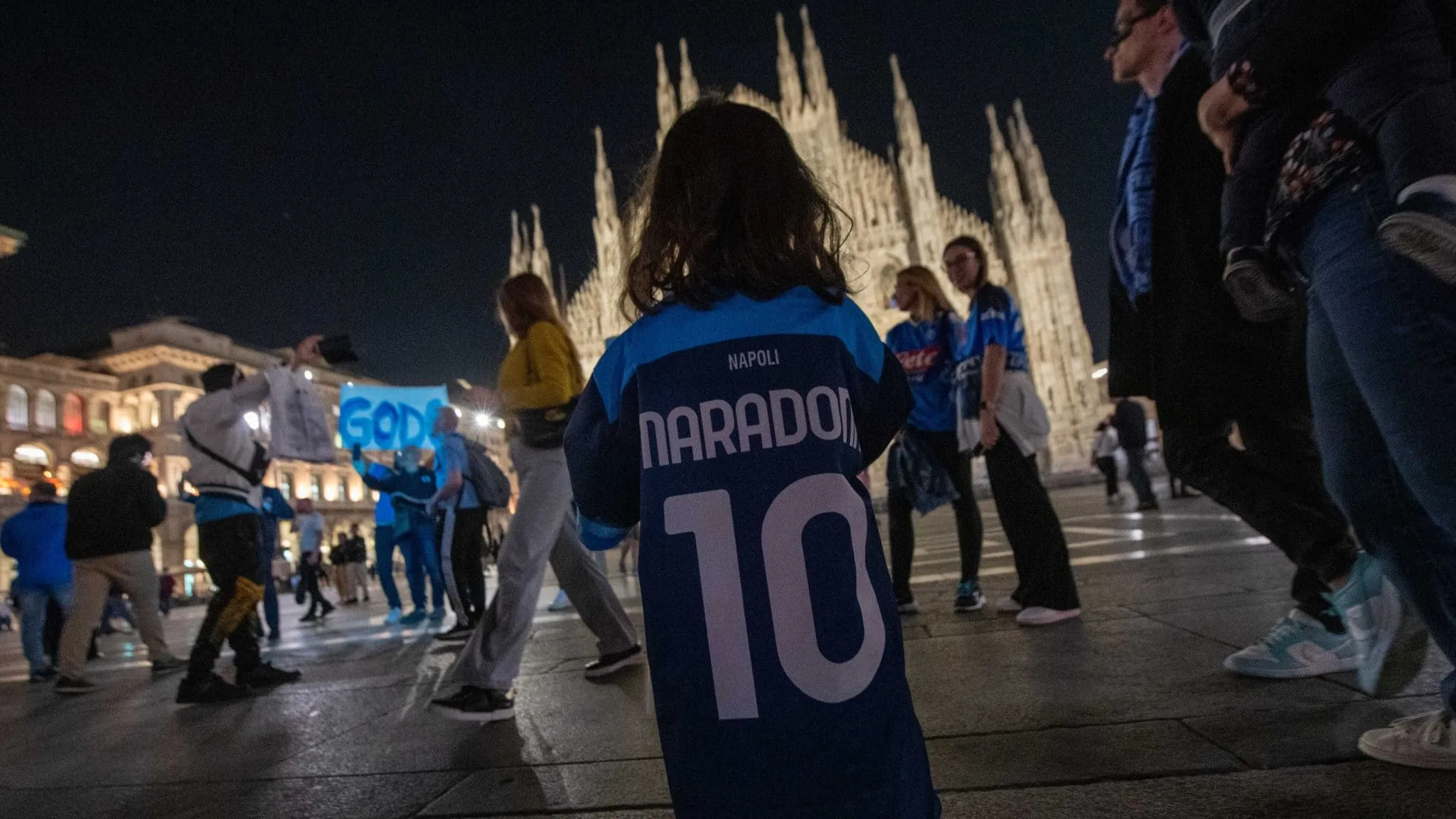 O grito saiu da garganta e, ao redor da It&aacute;lia, a torcida do Napoli deu in&iacute;cio a uma festa insana