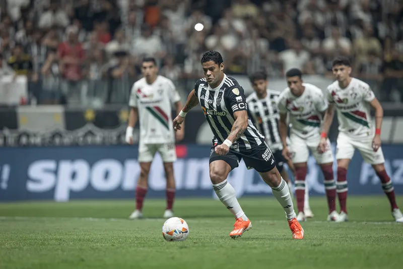 Hulk perdeu p&ecirc;nalti no in&iacute;cio do jogo contra o Flu