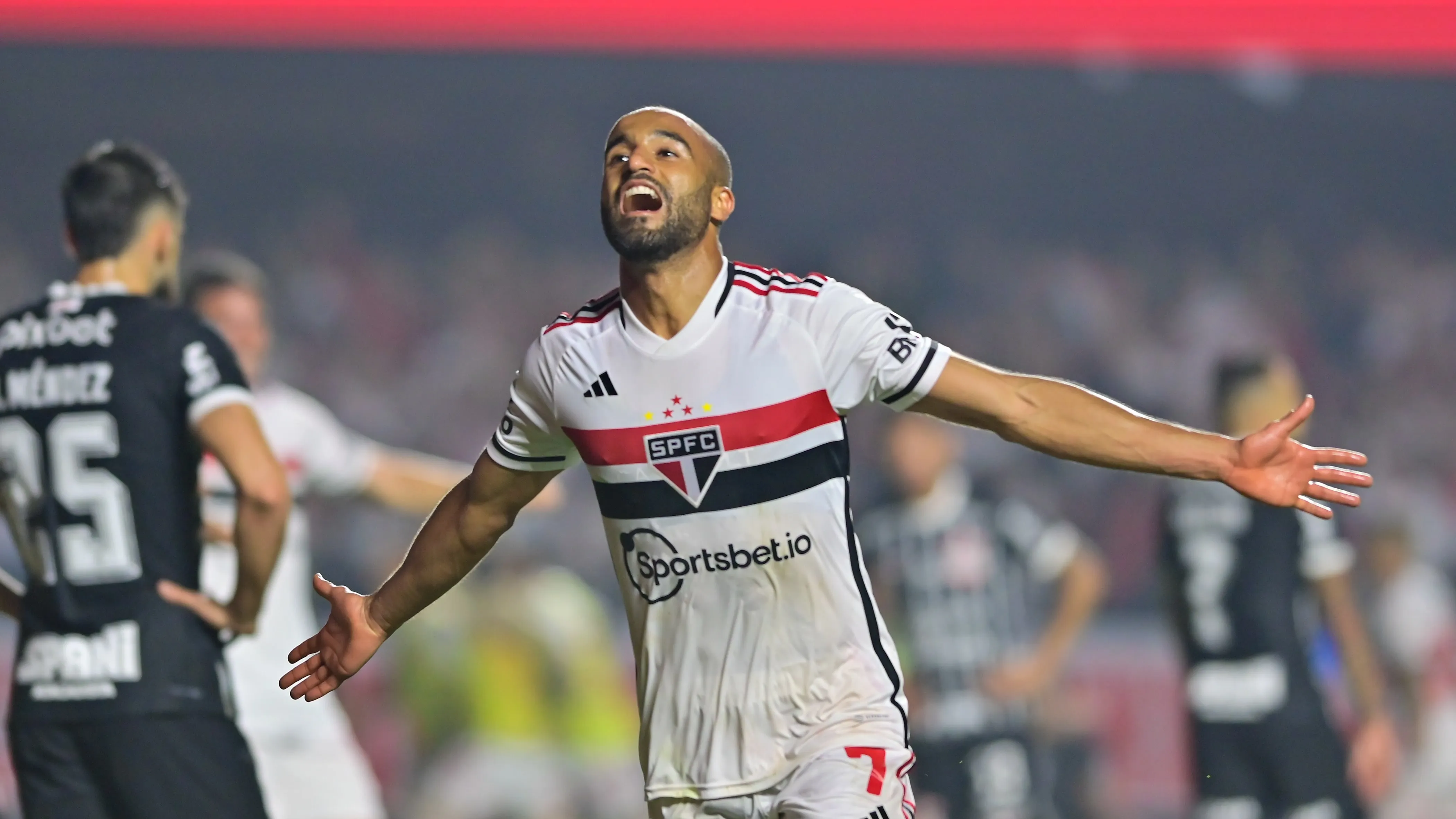 Lucas repete Ra&iacute;, e S&atilde;o Paulo domina o Corinthians para ir &agrave; final da Copa do Brasil