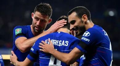 F&agrave;bregas exibiu toda a sua maestria ao reger o passeio do Chelsea contra o PAOK