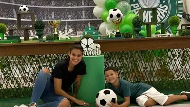 &lsquo;Realizei um dos sonhos do meu filho&rsquo;: conhe&ccedil;a Isadora Amaral, meia do Palmeiras que foi m&atilde;e na adolesc&ecirc;ncia