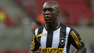 Mais uma troca de l&iacute;der na d&eacute;cima rodada do Brasileir&atilde;o